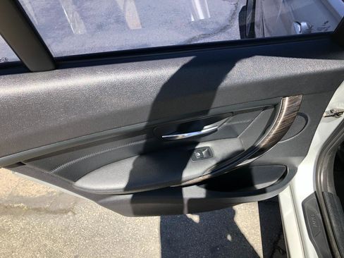 Used 2015 BMW 320i Sedan RWD image 23