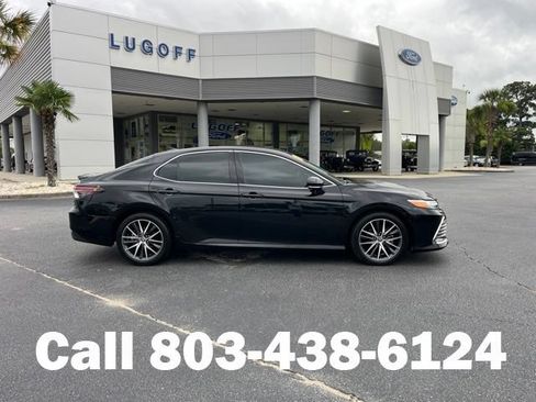 Used 2023 Toyota Camry XLE FWD image 2