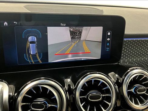 Used 2025 Mercedes-Benz GLB 250 GLB 250 image 29