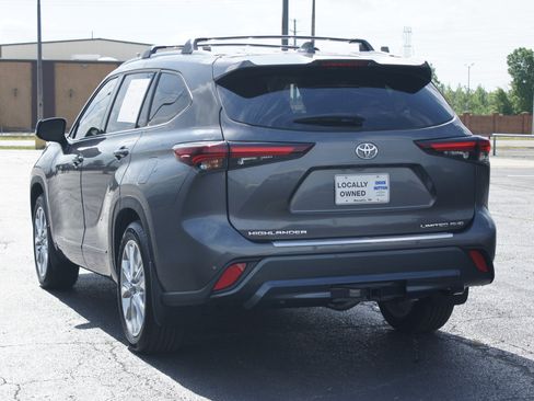 Used 2025 Toyota Highlander Limited AWD/4WD image 17