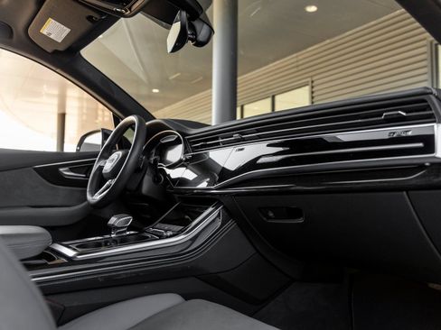 Used 2022 Audi SQ7 Premium Plus AWD/4WD image 46