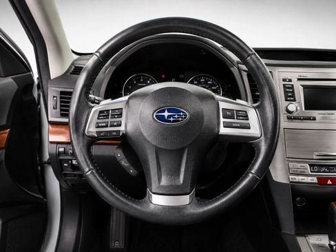 Used 2013 Subaru Outback 3.6R Limited w/ Moonroof Pkg AWD/4WD image 12