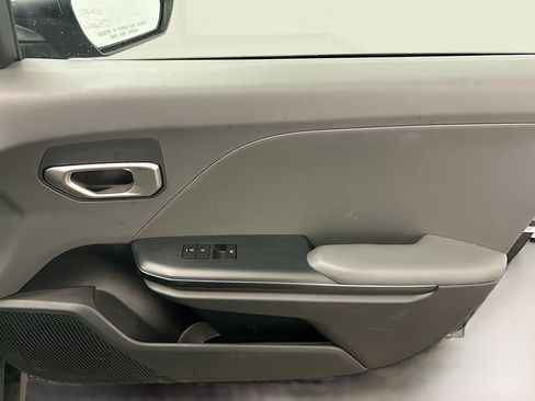 Used 2025 Kia K4 FWD image 32
