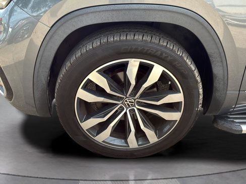Used 2020 Volkswagen Atlas Cross Sport SEL R-Line AWD/4WD image 43