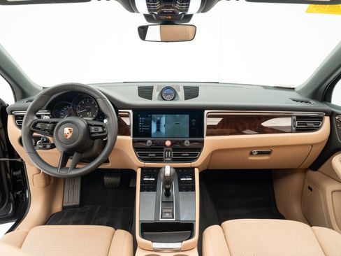 Certified 2026 Porsche Macan AWD/4WD image 27