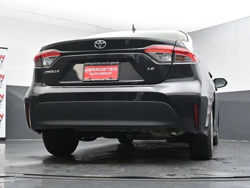 Used 2024 Toyota Corolla LE image 23