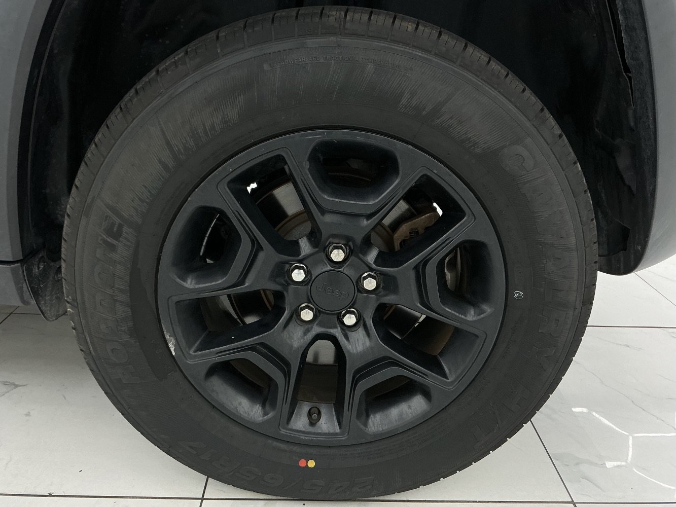 Used 2021 Jeep Cherokee Trailhawk w/ Premium Leather Package AWD/4WD image 47
