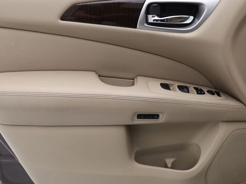 Used 2015 Nissan Pathfinder SL w/ SL Premium Package image 18