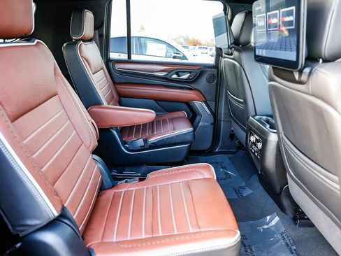 Used 2024 GMC Yukon XL Denali Ultimate image 18