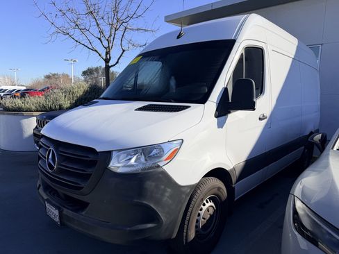 Used 2023 Mercedes-Benz Sprinter 144 Cargo image 2