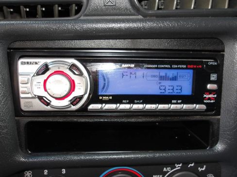 Used 2002 Chevrolet Blazer LS w/ Preferred Equipment Group image 12