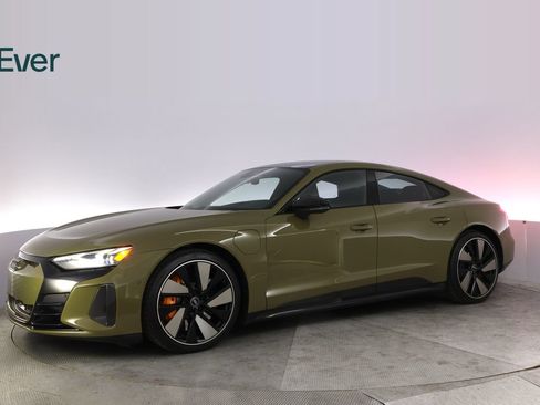 Used 2022 Audi RS e-tron GT w/ Carbon Performance Package AWD/4WD image 18