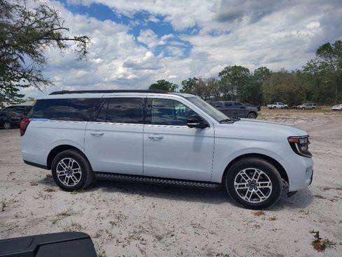 Used 2025 Ford Expedition Max Active AWD/4WD image 7