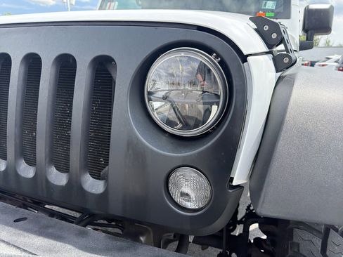 Used 2015 Jeep Wrangler Unlimited Sport w/ Connectivity Group AWD/4WD image 10