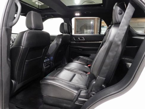 Used 2019 Ford Explorer Platinum image 75