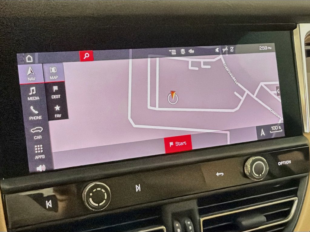 Certified 2023 Porsche Macan AWD/4WD image 16
