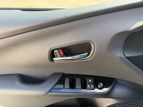 Used 2022 Toyota Prius Prime LE image 12