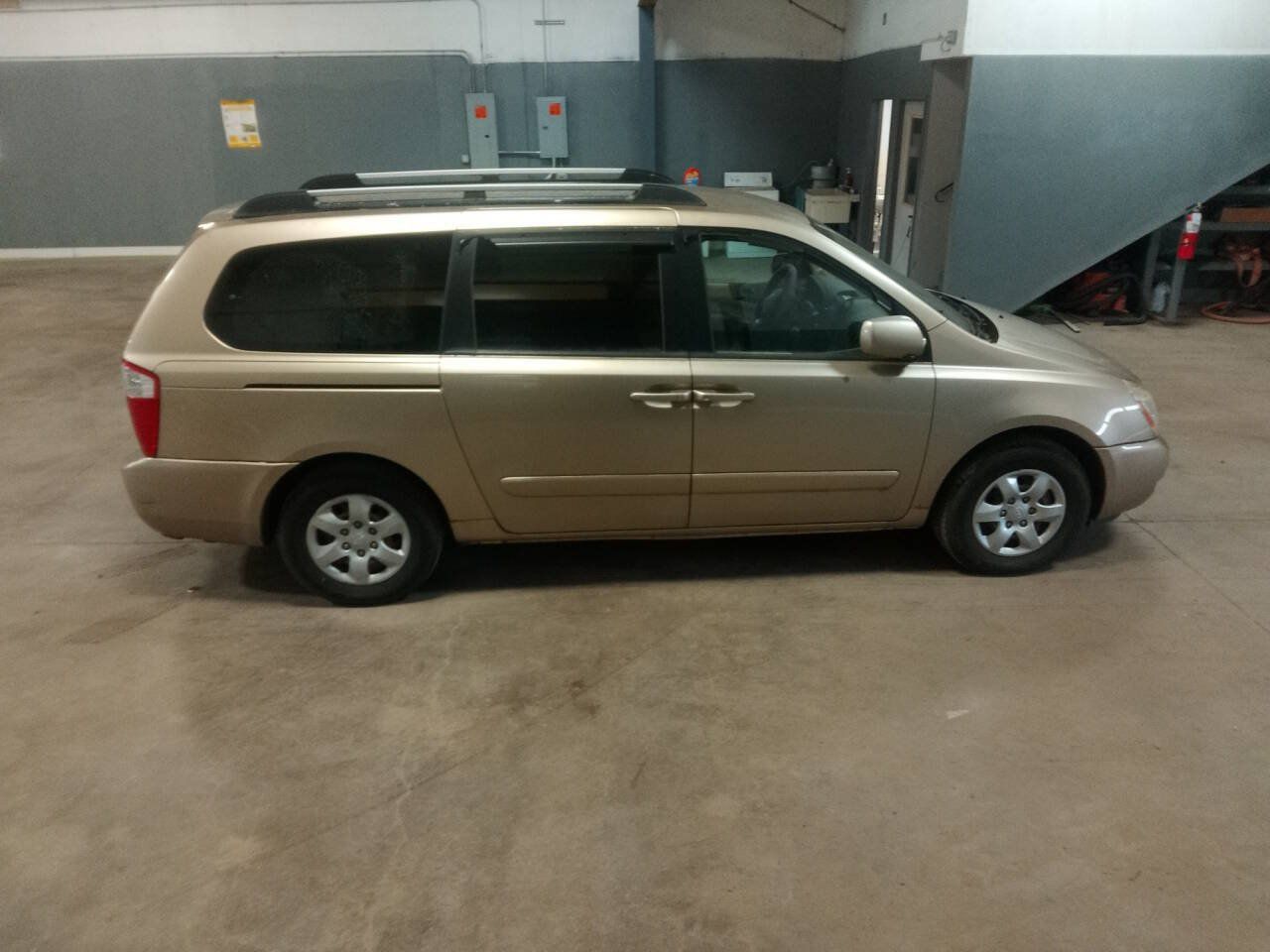 Used 2008 Kia Sedona LX FWD image 6