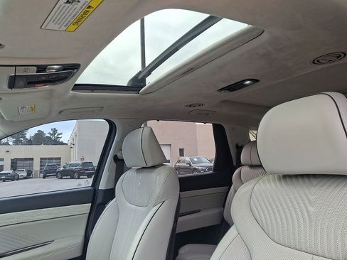 Used 2023 Hyundai Palisade Calligraphy image 16