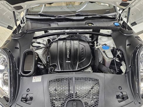 Used 2017 Porsche Macan AWD/4WD image 43