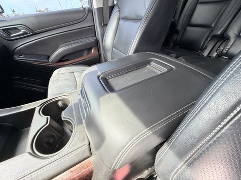 Used 2020 GMC Yukon XL SLE RWD image 18