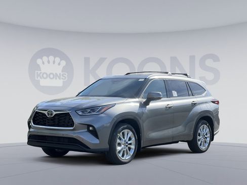 New 2026 Toyota Highlander Limited AWD/4WD image 1