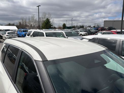 Used 2023 Nissan Rogue S AWD/4WD image 6