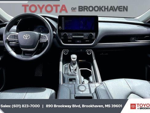 Used 2024 Toyota Grand Highlander AWD image 13