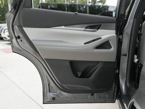 Certified 2026 INFINITI QX60 Luxe w/ Family Package FWD image 31