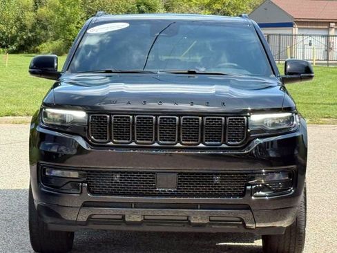 Certified 2024 Jeep Wagoneer Series II AWD/4WD image 7