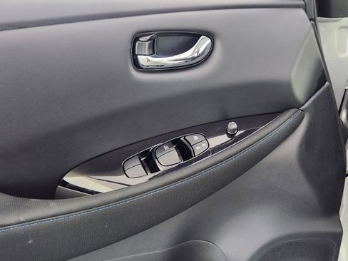 Used 2022 Nissan Leaf SV image 16