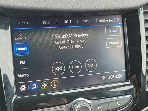 Used 2022 Chevrolet Trax LT w/ LT Convenience Package image 15