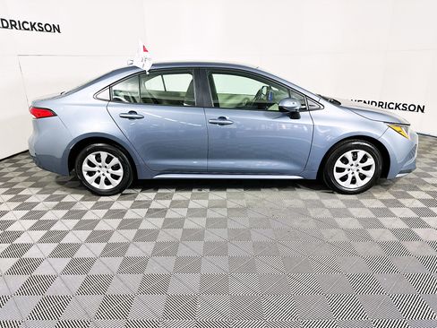 Certified 2025 Toyota Corolla LE image 2