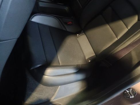 Used 2021 Porsche Taycan image 24