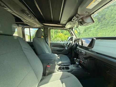 Used 2025 Jeep Wrangler Unlimited Sport AWD/4WD image 20