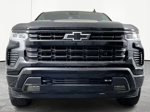 Used 2022 Chevrolet Silverado 1500 RST AWD/4WD image 2