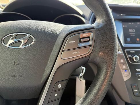 Used 2019 Hyundai Santa Fe XL SE image 15