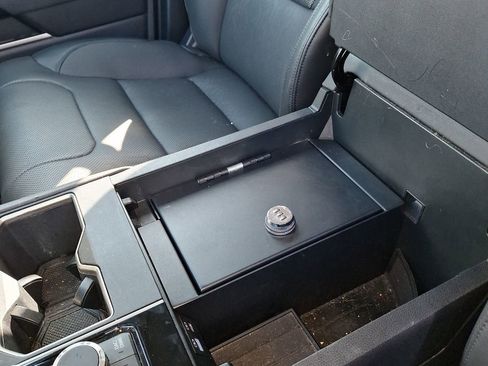 Used 2023 Toyota Tundra Limited w/ TRD Off-Road Package AWD/4WD image 14