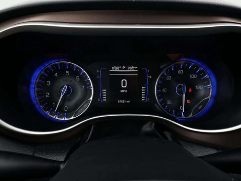 Used 2022 Chrysler Voyager LX FWD image 26