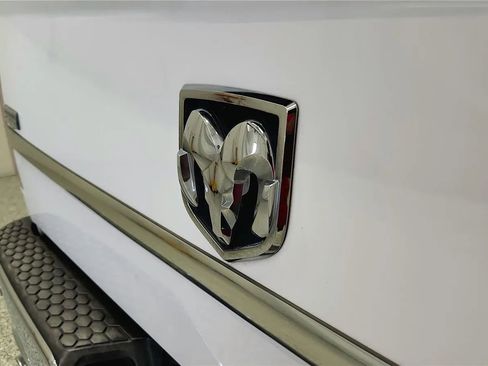 Used 2015 RAM 1500 Laramie w/ Convenience Group AWD/4WD image 16