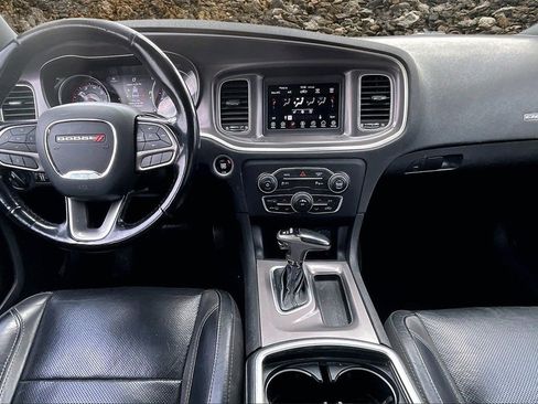 Used 2020 Dodge Charger SXT w/ Leather Interior Group image 11