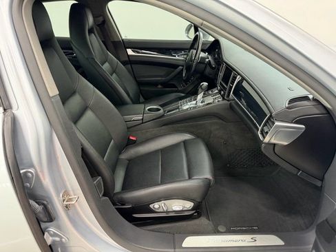 Used 2016 Porsche Panamera S image 18