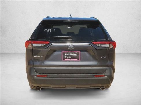 Used 2025 Toyota RAV4 XLE FWD image 7