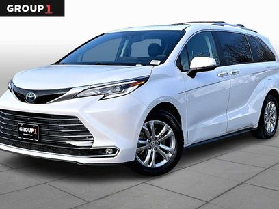 Used 2022 Toyota Sienna Platinum