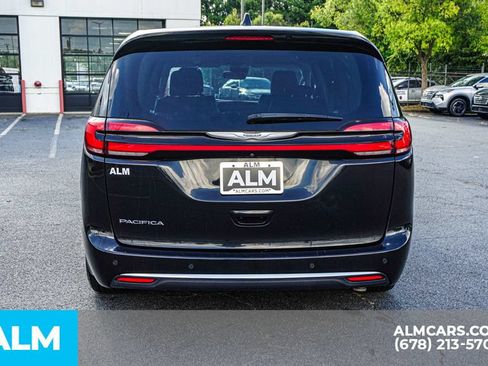 Used 2023 Chrysler Pacifica Touring-L FWD image 10
