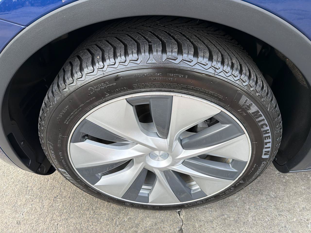 Used 2021 Tesla Model Y Long Range AWD/4WD image 22