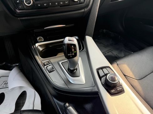Used 2013 BMW 328i xDrive Sedan AWD/4WD image 19