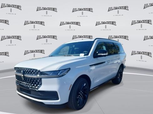 New 2026 Lincoln Navigator Reserve w/ Jet Appearance Package AWD/4WD image 1