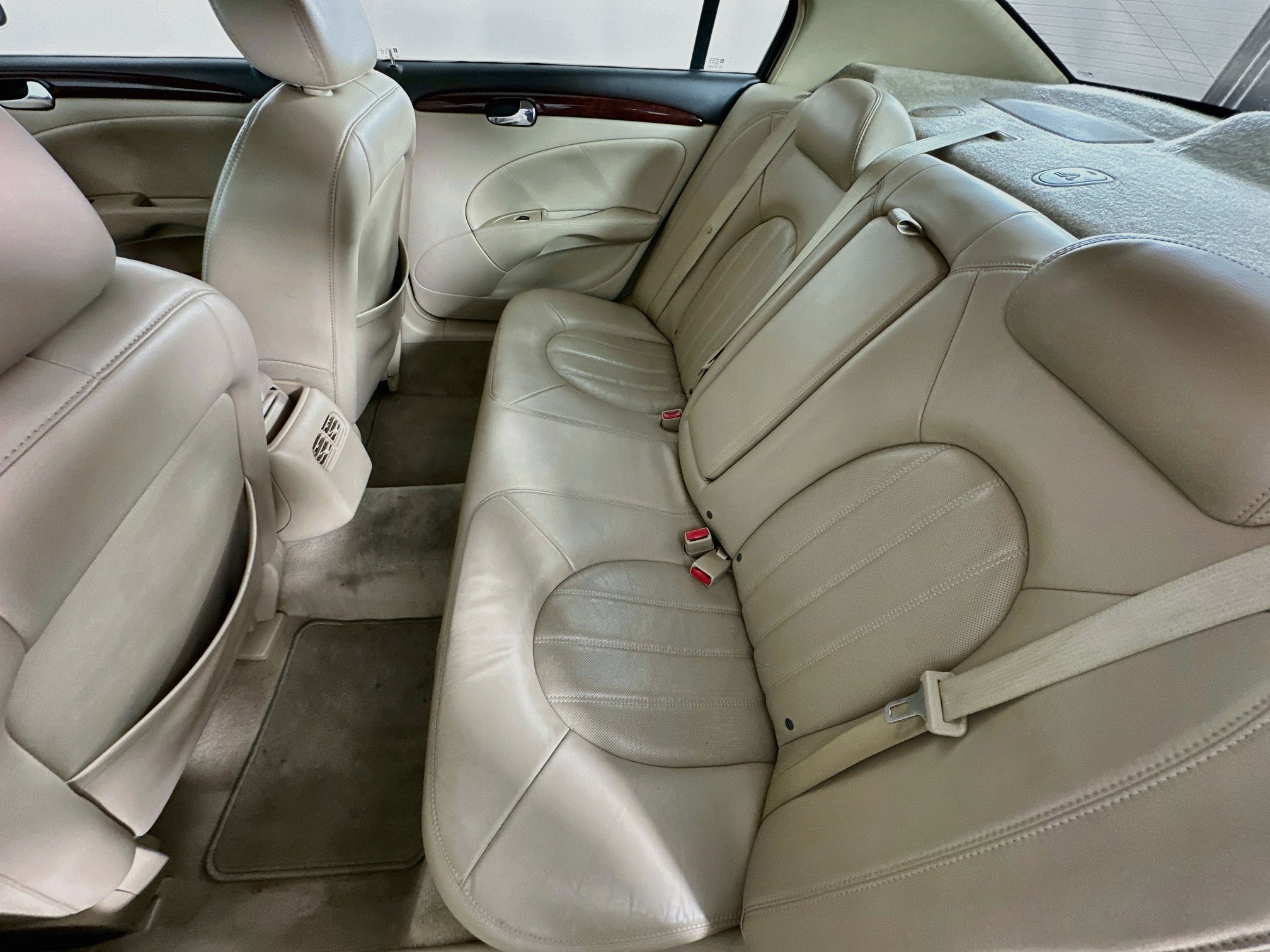 Used 2008 Buick Lucerne CXL w/ Luxury Package FWD image 25