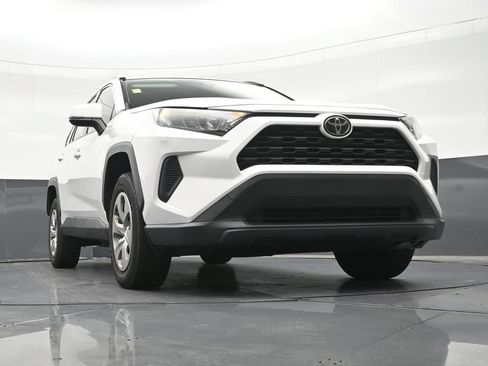 Used 2020 Toyota RAV4 LE FWD image 29